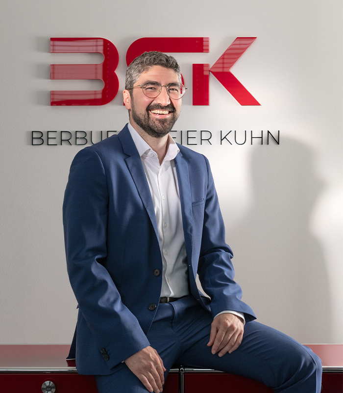 Portraitfoto Mitarbeiter Murat Bican