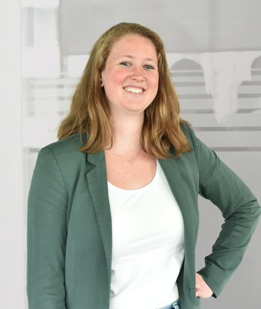 Portraitfoto Mitarbeiterin Nina Discher